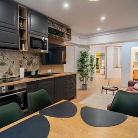 Urban Pearl - Old Town - Unique 4BR/3BA Apartment București