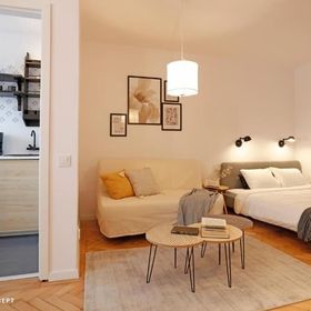 Chic Scandinavian style studio București