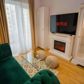Central Apartments with City View & Large Balcony București