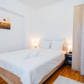 Playful Retreat - 1BR Cozy Apartment București