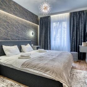 City Chic Retreat: Newly Renovated 1BR Apartment București