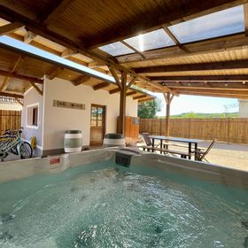 Majdnem 50 Vendégház Villány