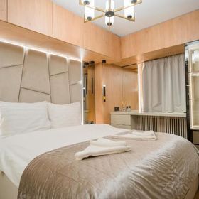 Apartament Designer's Delight: Modern 1BR București