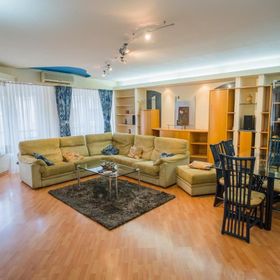 Artsy 3BR flat in Primaverii - most exlcusive area București
