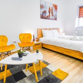 Contemporary Studio with Balcony București