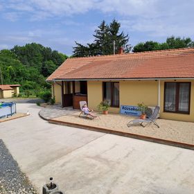 Rózsakert Apartman Zala Tekenye