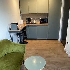 wiDOKI1 domek na nabrzeżu Stoczni Cesarskiej Gdańsk