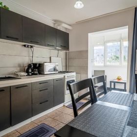 Apartament Rustic & Spacious 3BR București