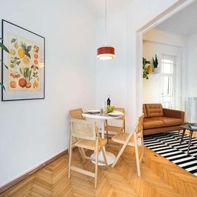 Cismigiu Serenity: 1BR flat with Scenic Balcony București