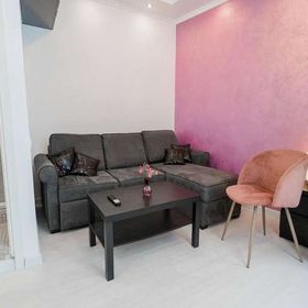 Central White & Lila Studio București