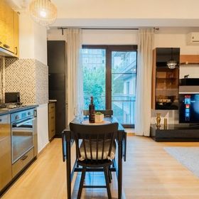 Elegant & Newly Renovated Gem București