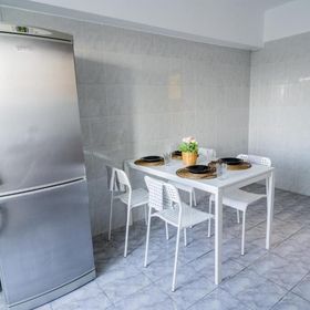 Central Apartment with Skyline View București