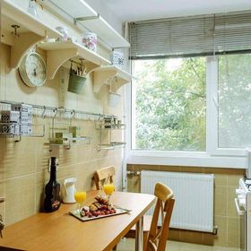 Old Town Historic Apartment with Backyard Mini Park București