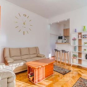 Suvenir Chic - Fusion of Modern Elegance & Harmony București