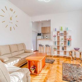 Suvenir Chic - Fusion of Modern Elegance & Harmony București