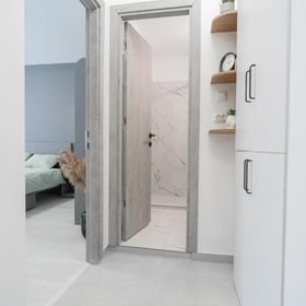 Elegant Fresh Renovated Studio București