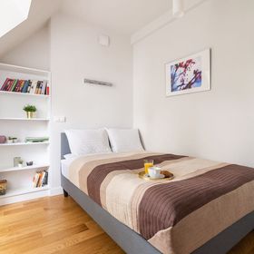 Niekłańska 9/11 m.23^