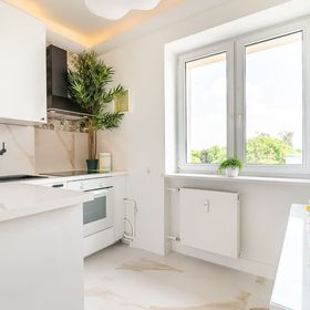 Pl. Inwalidów 10/70^