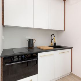 Al. Solidarności 60B/76^