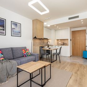 Al. Solidarności 60B/1^