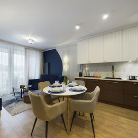 Obrońców Wybrzeża 8/95^