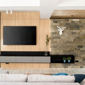 Nova Cervus Bușteni