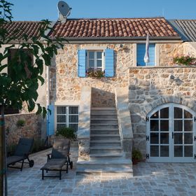 Heritage Vila Malena Vir