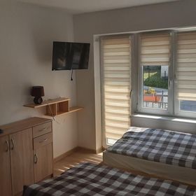 Pokoje gościnne-Złotogłów-BIS