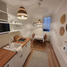 Kislakás a Béke téren Esztergom