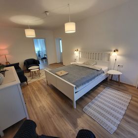 Kislakás a Béke téren Esztergom