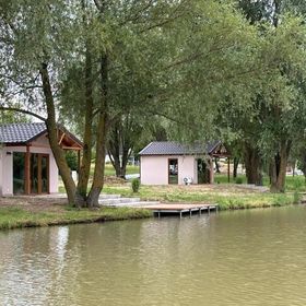 Bene- hegyi Apartmanok Csepreg