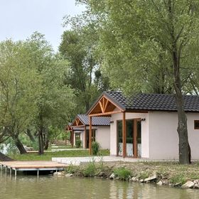 Bene- hegyi Apartmanok Csepreg