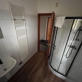 Jonathan Bed & Pizza Panzió Komárom