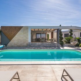 Villa Royal Green Two Nin