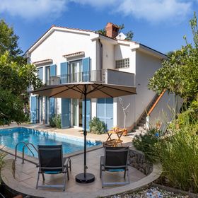 Apartment Fana Njivice