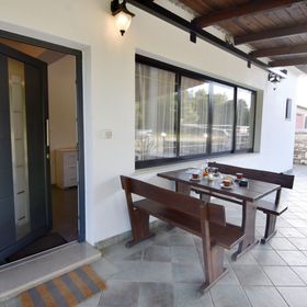 Apartman Mira Grupija Crveni Vrh