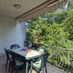 Apartment for 2 persons in center of Malinska