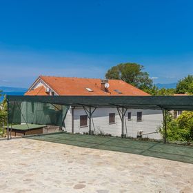 Apartmani Tena Njivice