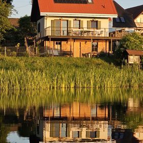 Dom na Kaszubach z sauną, bezpośrednio nad jeziorem.