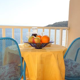 Apartment and Rooms Marlene Milna