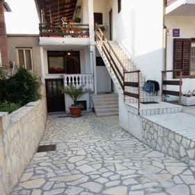 Apartment and Rooms Luka Vrbnik