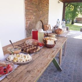 Casa de Peste Apă Peșteana