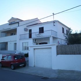 Apartment Andja Arbanija