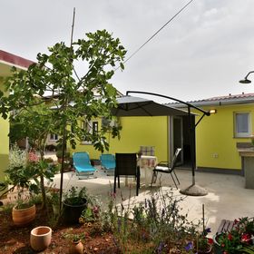 Apartment Cozy garden Fazana