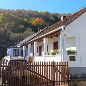 Karádi Vendégház Háromhuta