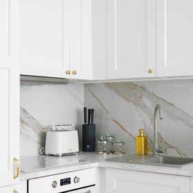 Glam & Modern by Cooee Apartments