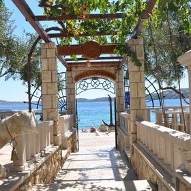 Hotel Villa Segetski dvori - Tradition since 1964 Seget Donji