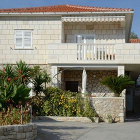 Apartments Žana Postira