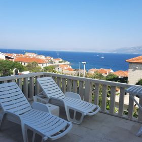 Apartment More Postira