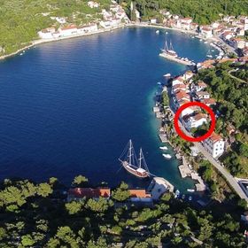 Apartments Ivo Račišće